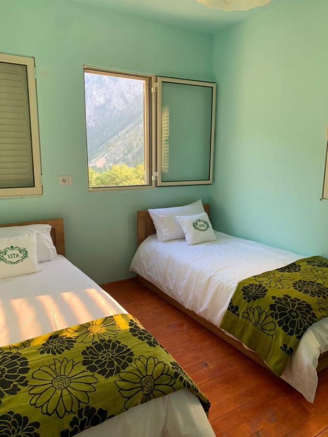 Vita Guesthouse Bajram Curri Exterior foto