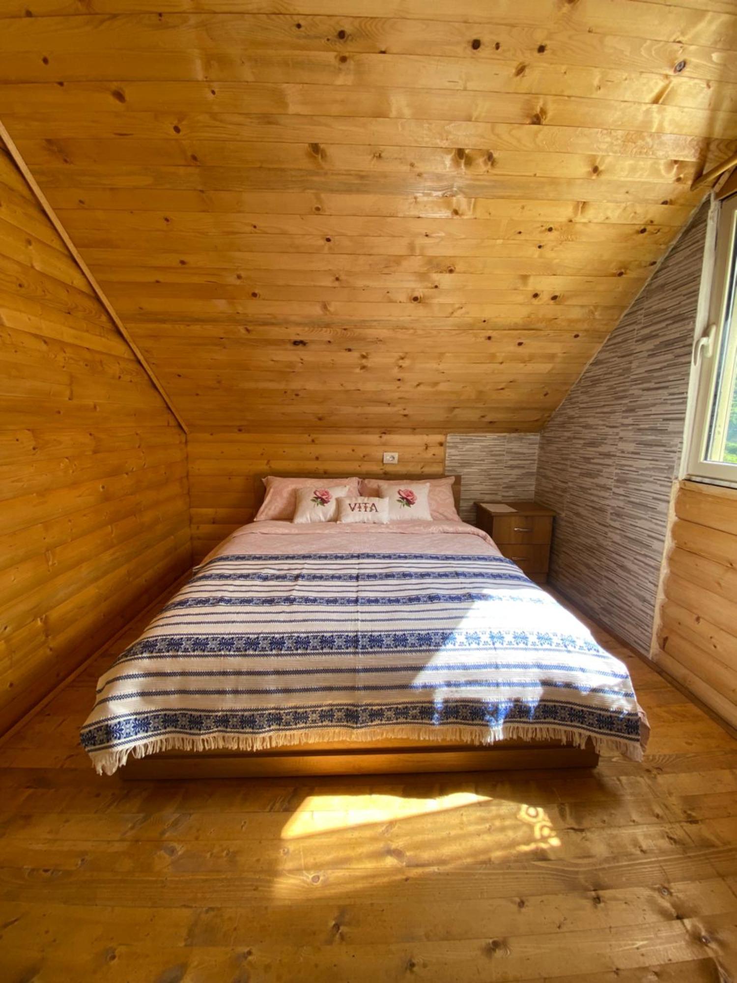 Vita Guesthouse Bajram Curri Exterior foto