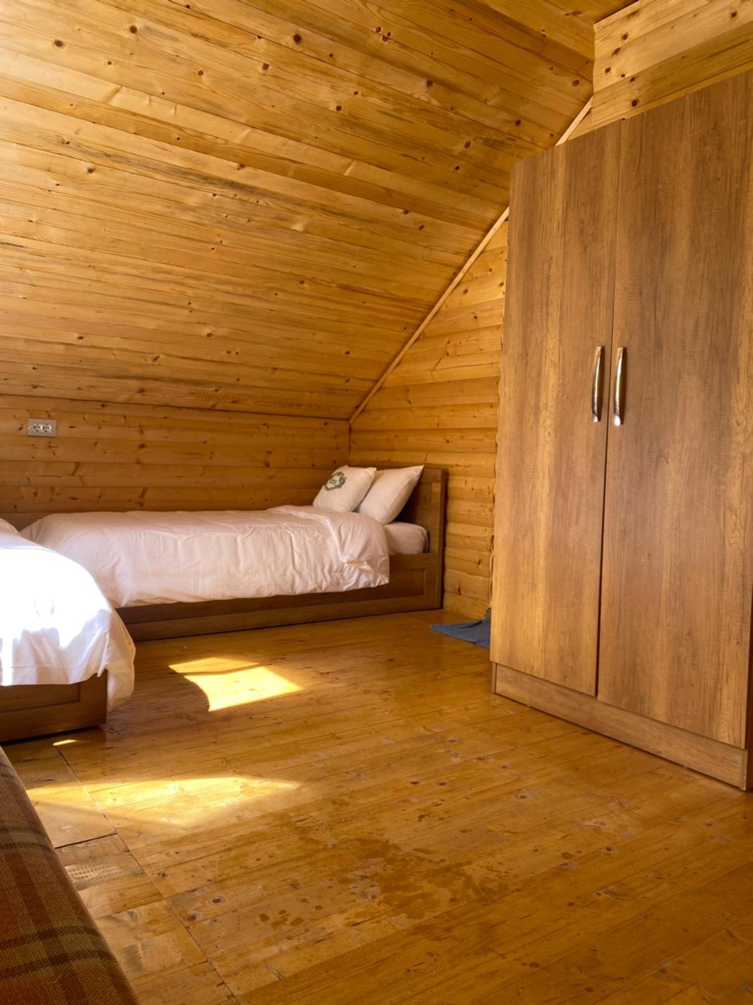 Vita Guesthouse Bajram Curri Exterior foto